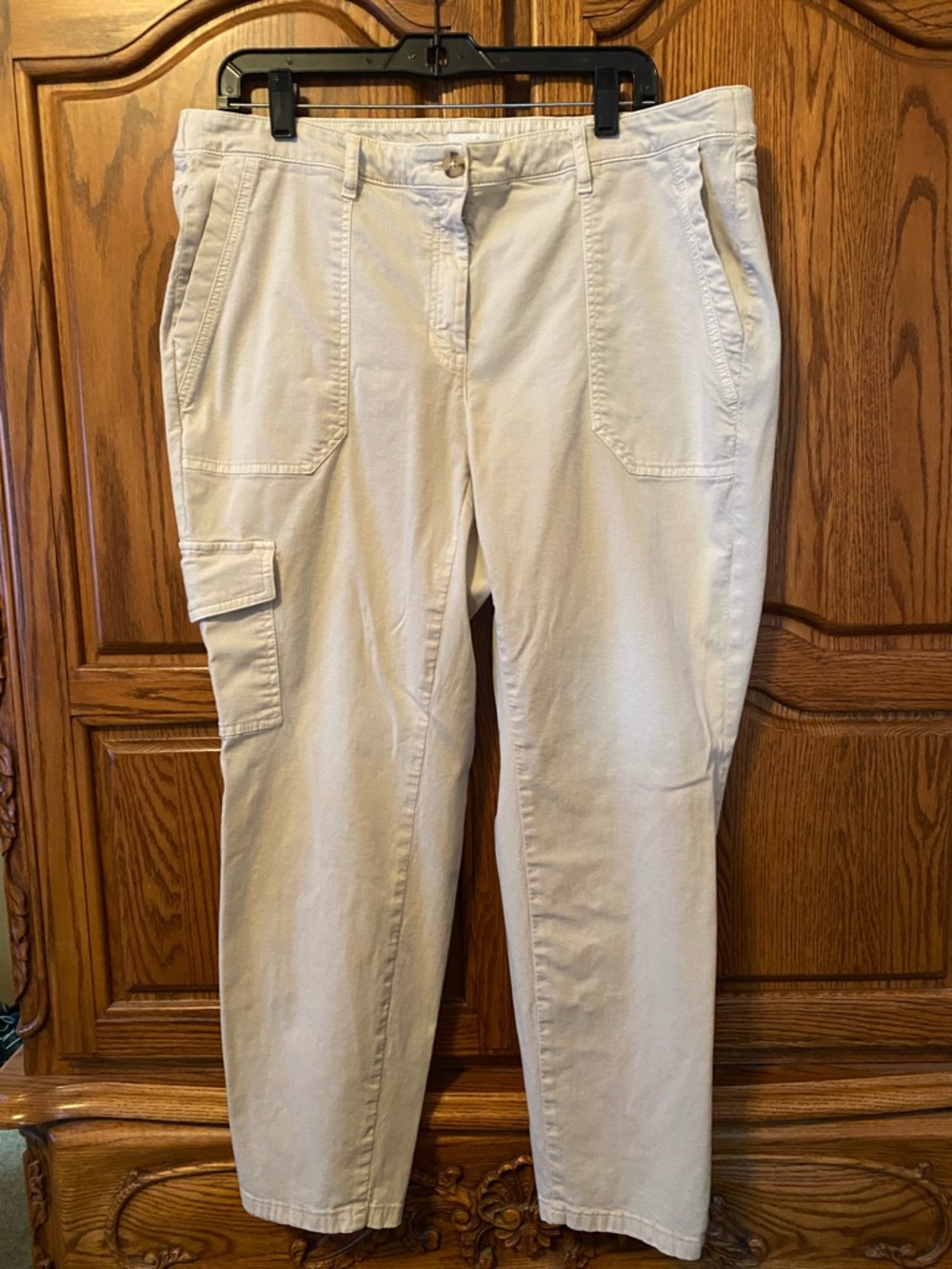 J. Jill Women’s Casual Cargo Chino Pants in Khaki. 18.